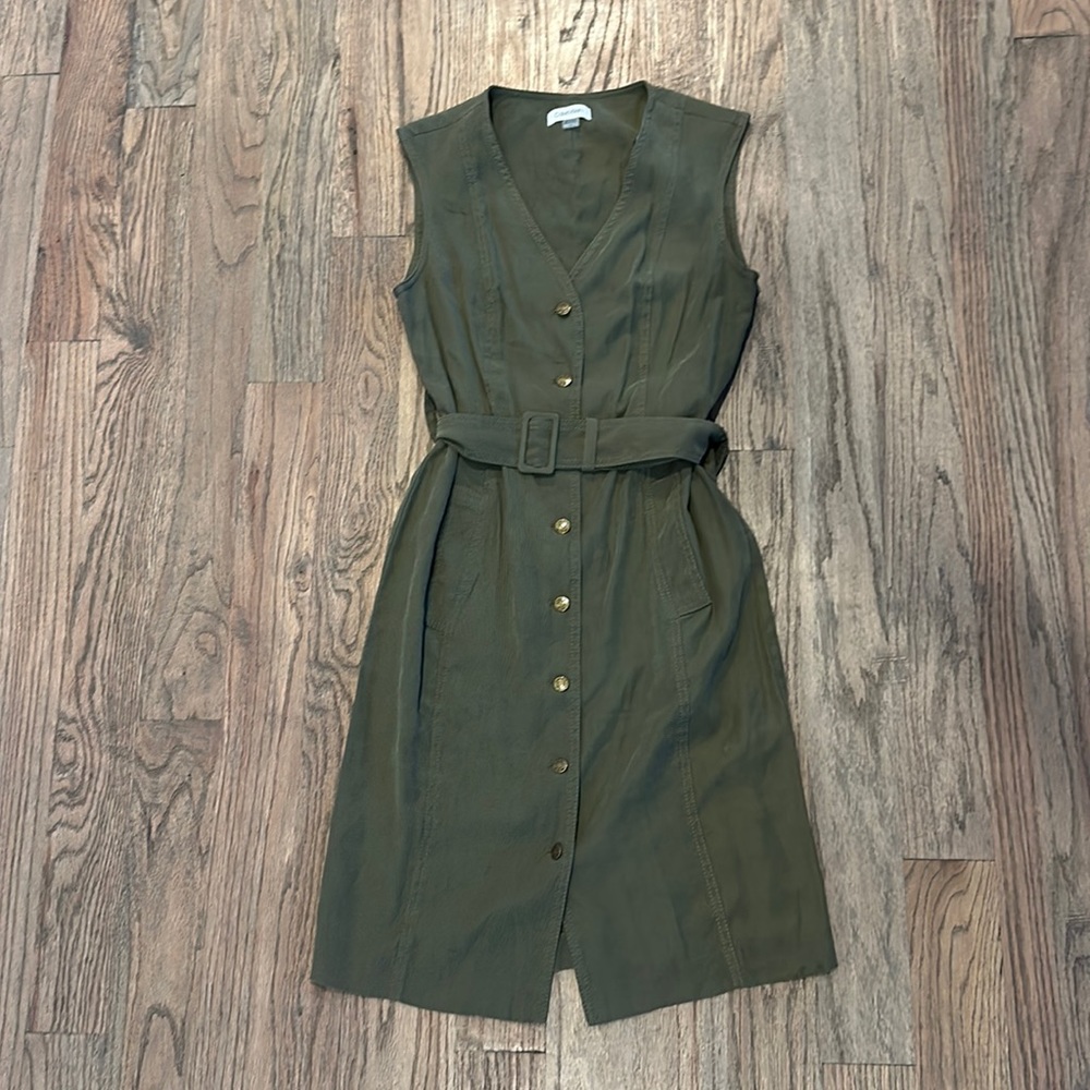 Calvin Klein Sleeveless bottom down, belted dress, Size 6, khaki color